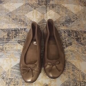 AEROSOLES Metallic Tan Ballet Flats